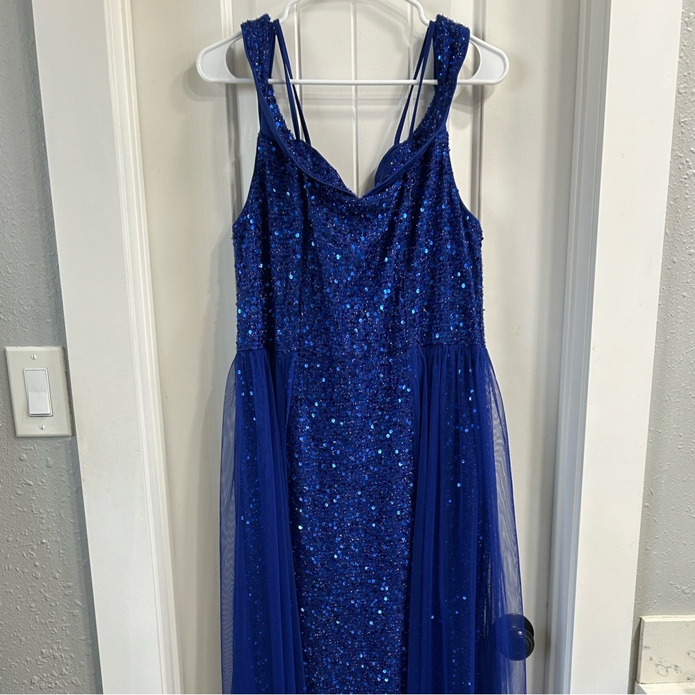Gorgeous Blue Sequined Dress